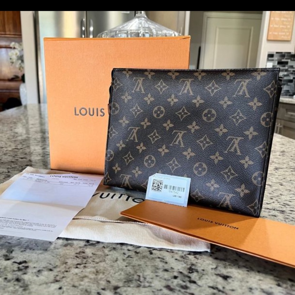 Louis Vuitton Toiletry 26 Authentic